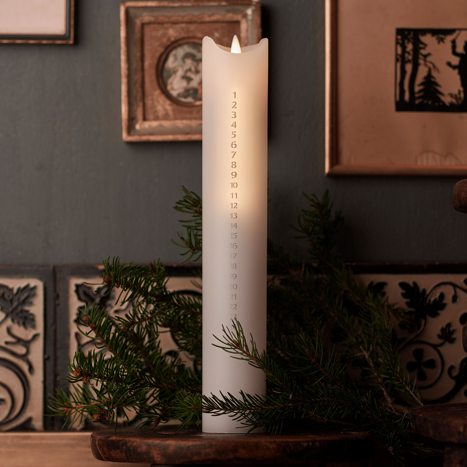 Sara Kalenderlys 30 cm, Sølv tal