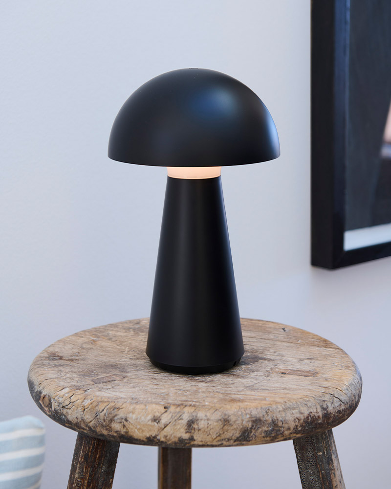 Sam Genopladelig Lampe 28 cm, Sort