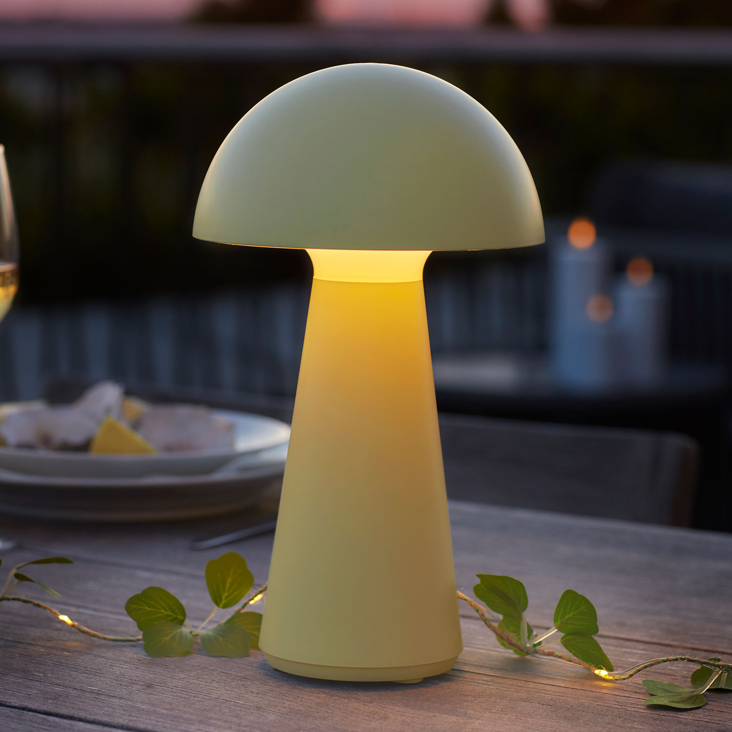 Sam Genopladelig Lampe 28 cm, Gul