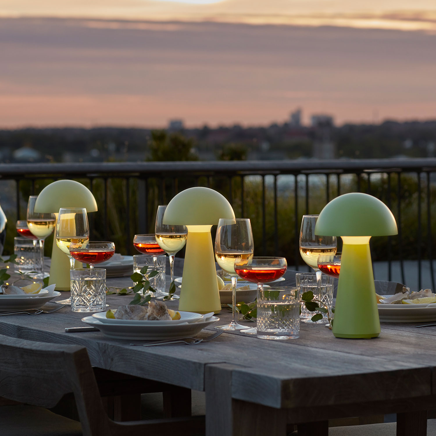 Sam Genopladelig Lampe 28 cm, Gul