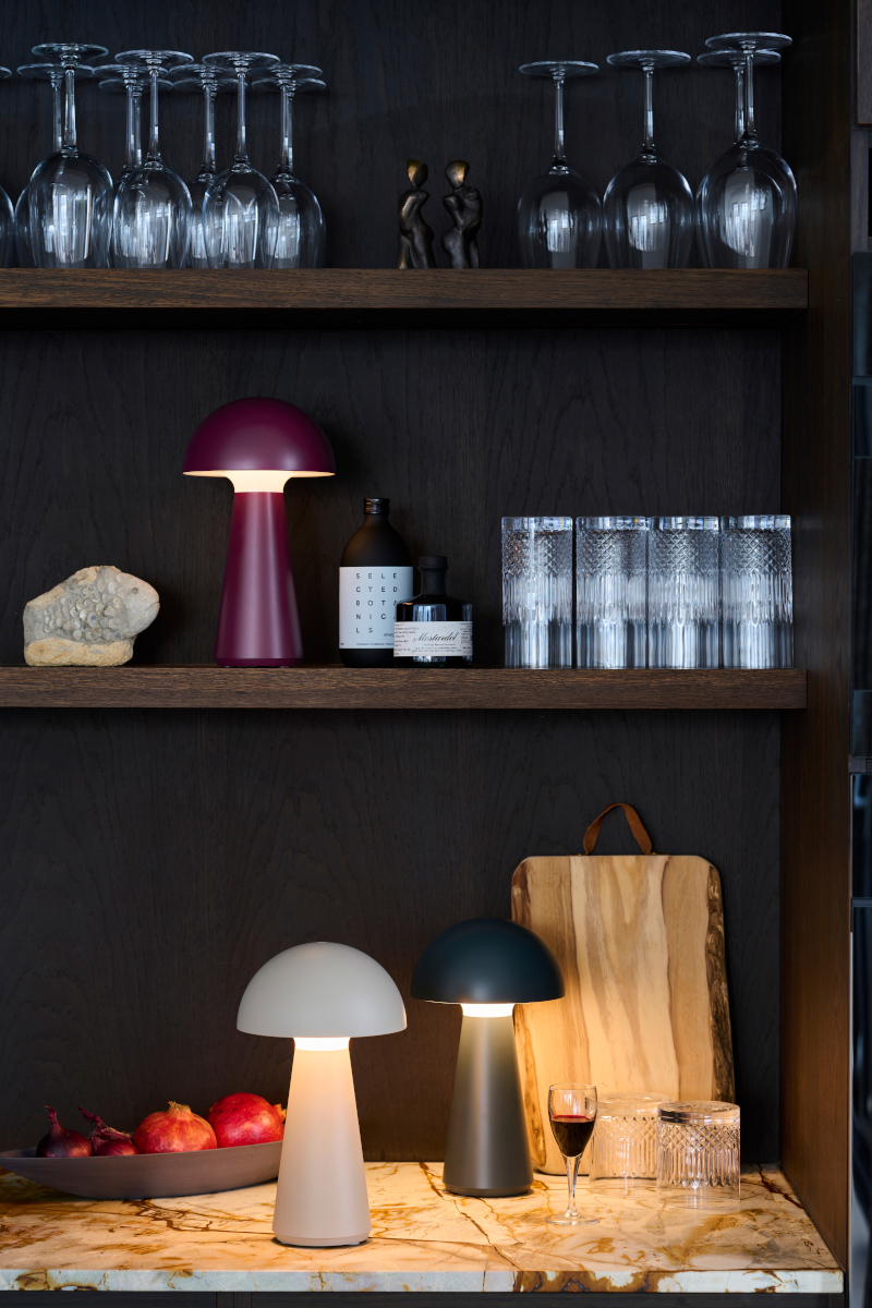 Sam Genopladelig Lampe 28 cm, Varm grå