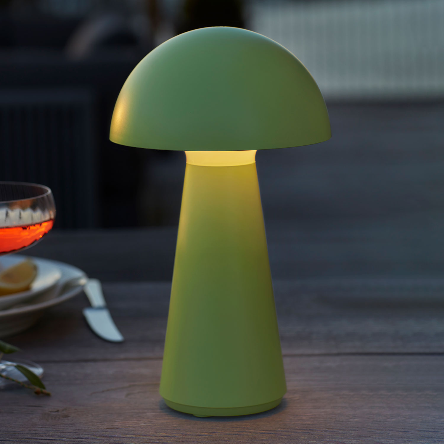 Sam Genopladelig Lampe 28 cm, Grøn