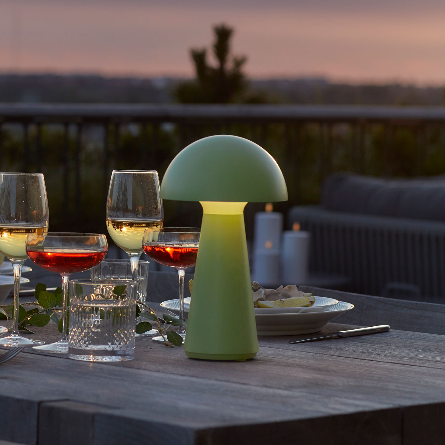 Sam Genopladelig Lampe 28 cm, Grøn