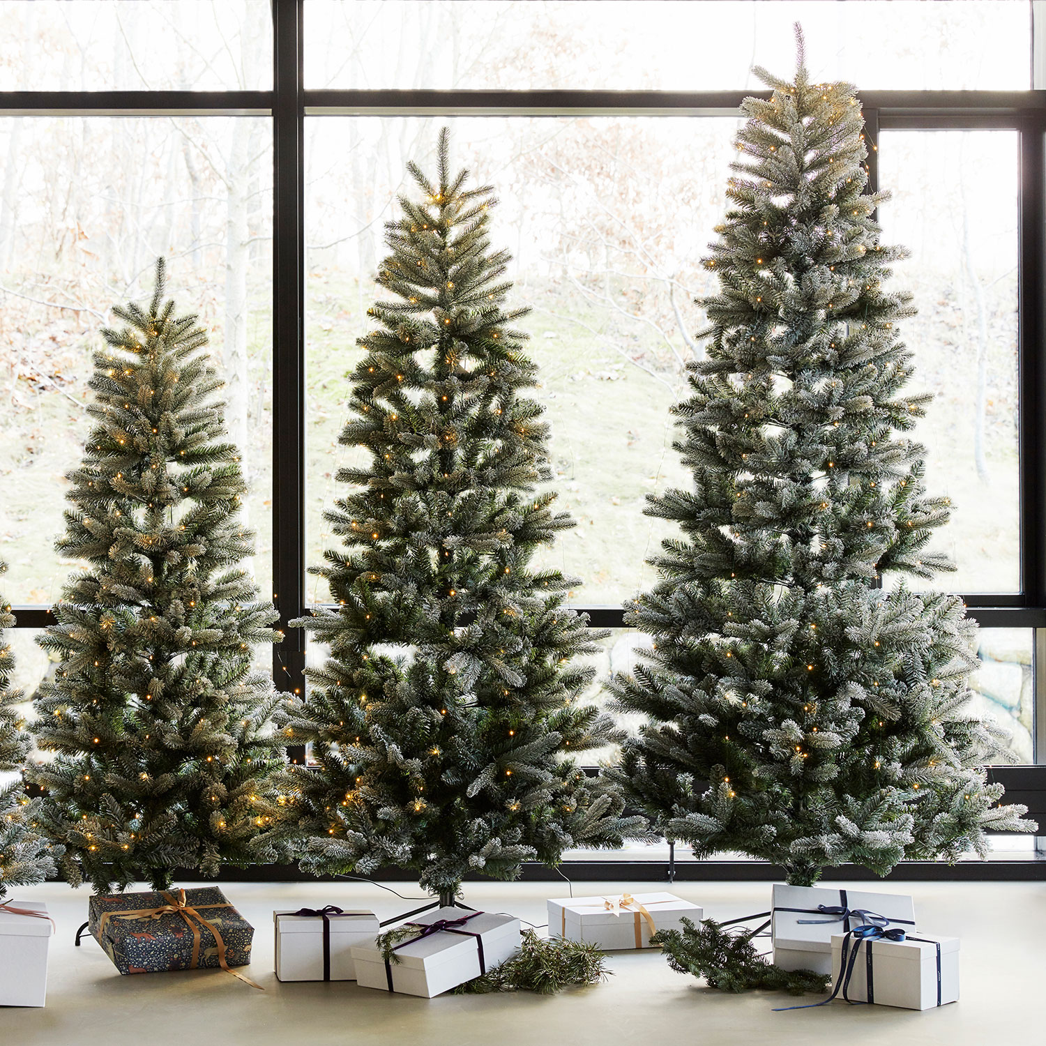 Elias Juletræ 2,1 m, Grøn/Sne - 273 LED