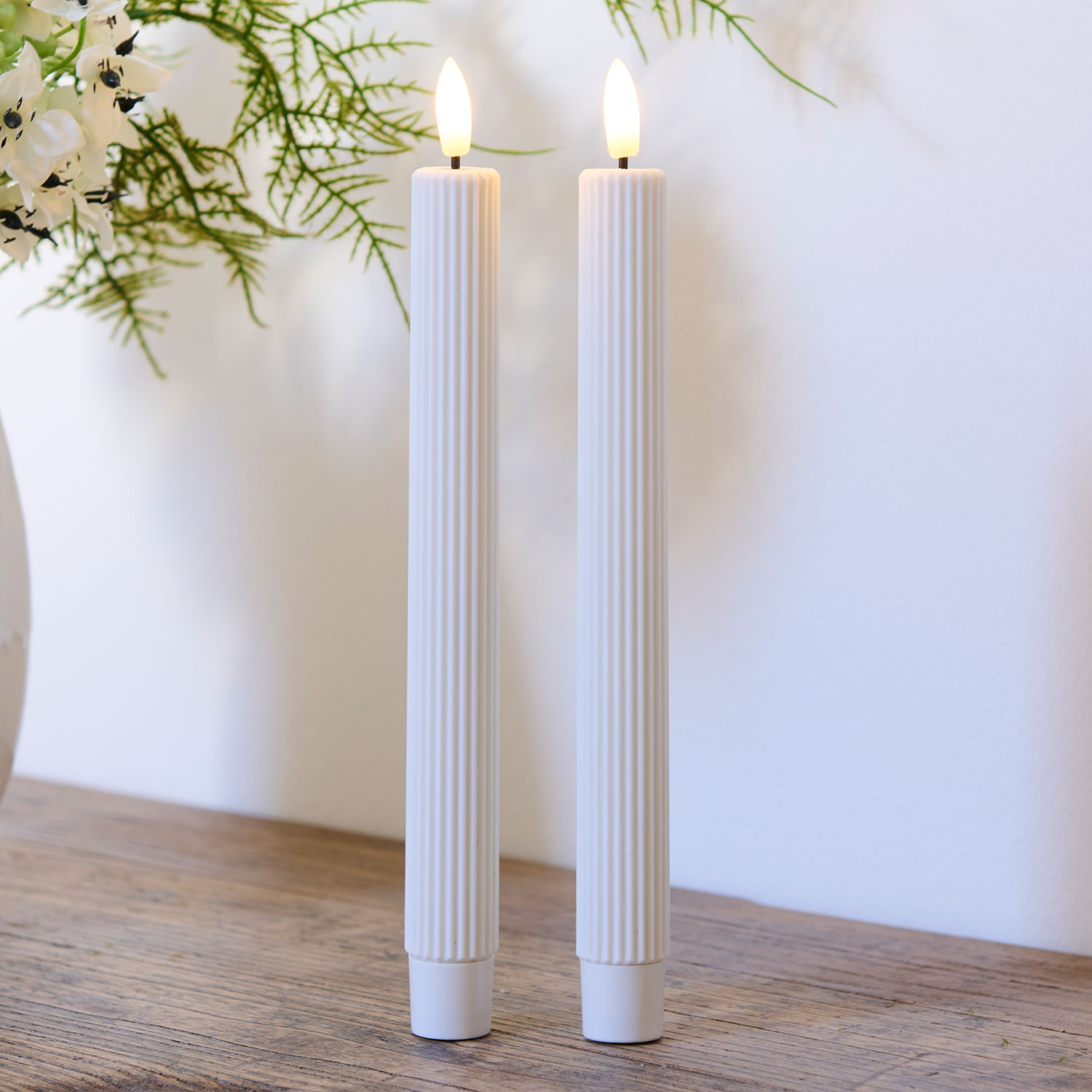 Smilla Genopladelig Kronelys 2-pak Ø2x25 cm, Hvid