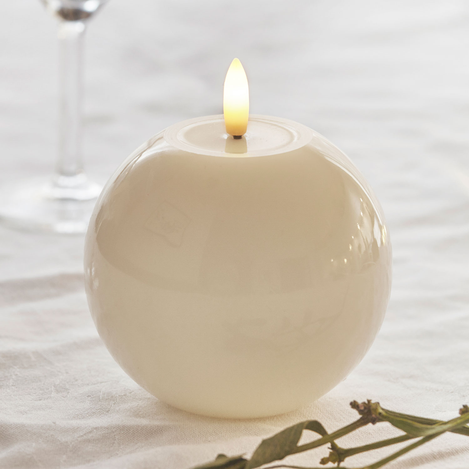 Sille Lak Kugle - Ø10 x 9 cm, Elfenben